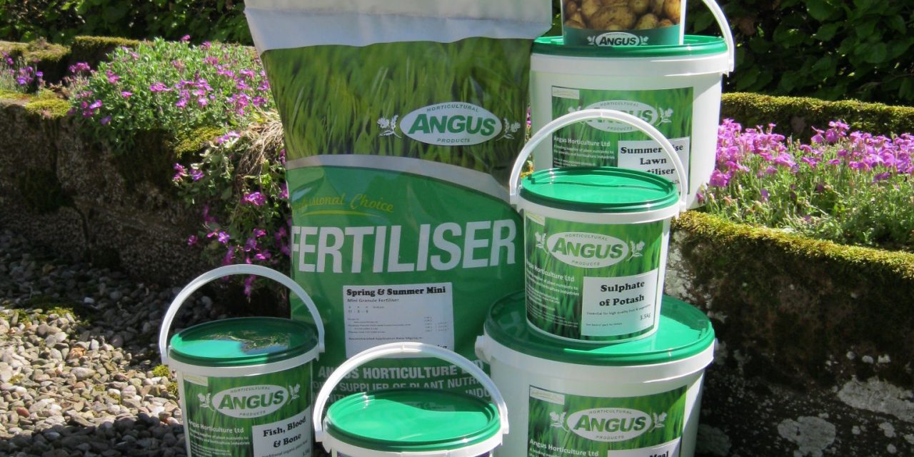 Lawn Fertilizers, the best for Spring and Summer. | Lawns For You