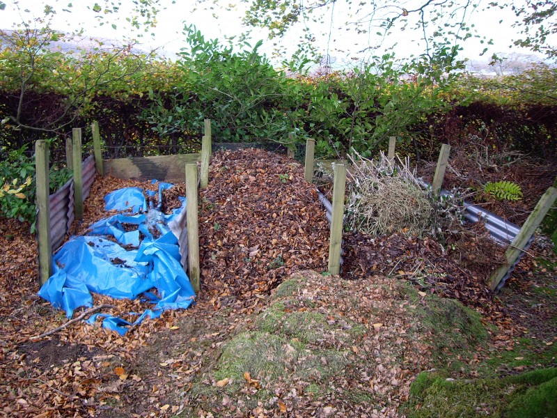 An example of a home made compost heap.